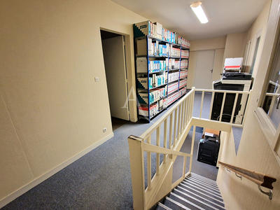 Local commercial - 190 m² - 8 pièces