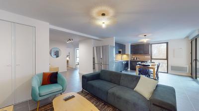 Appartement - 99 m² - 6 pièces