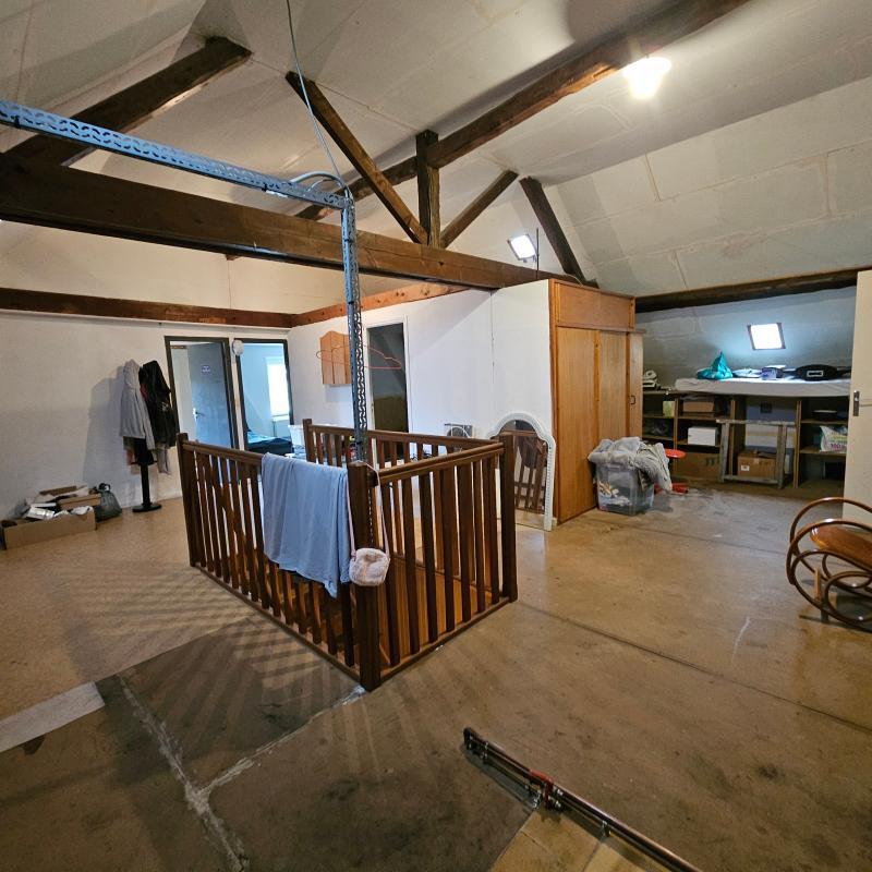 Maison - 240 m² - 8 pièces