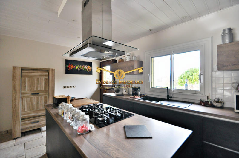 Maison - 143 m² - 7 pièces