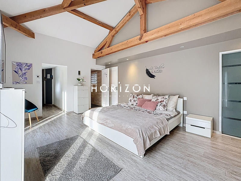 Villa - 220 m² - 8 pièces