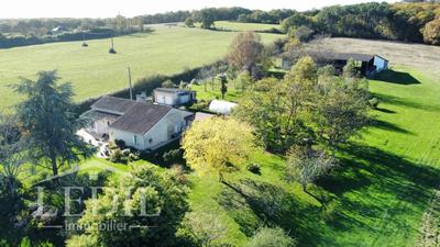 Propriété - 159 m² - 4 pièces