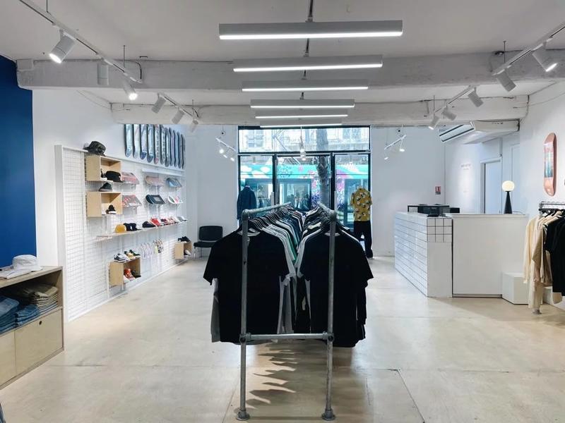 Fonds de commerce - Magasins - 215 m²