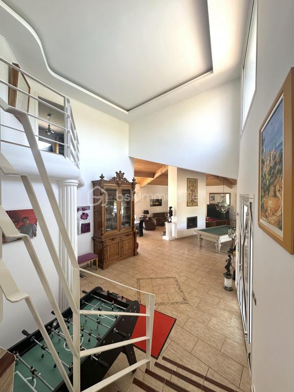 Villa - 254 m² - 7 pièces