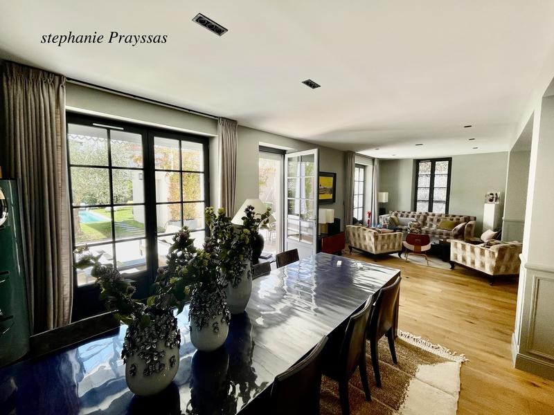 Maison de ville - 250 m² - 7 pièces