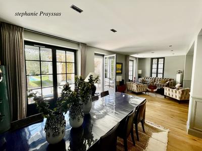 Maison de ville - 250 m² - 7 pièces