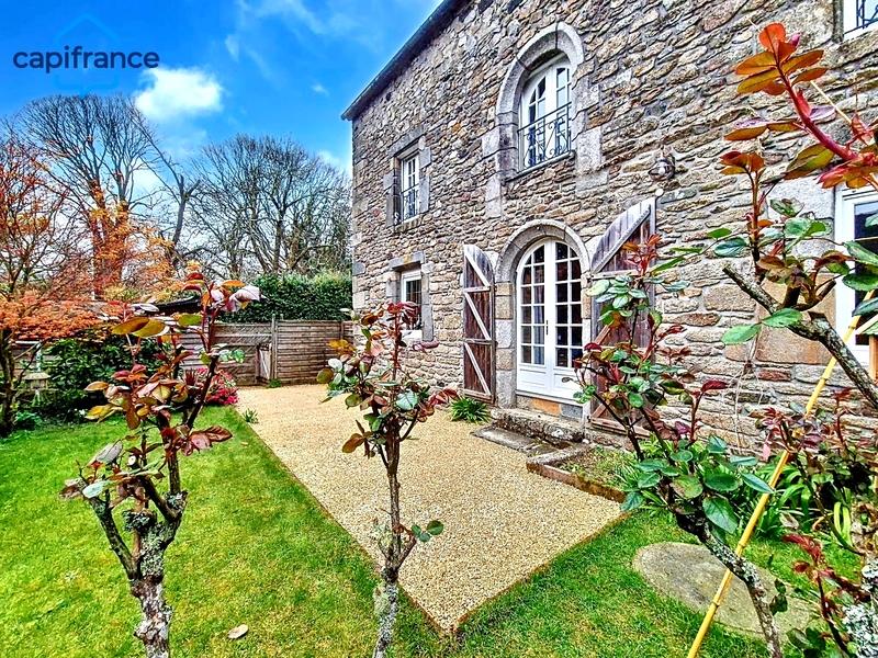 Maison en pierre - 163 m² - 8 pièces