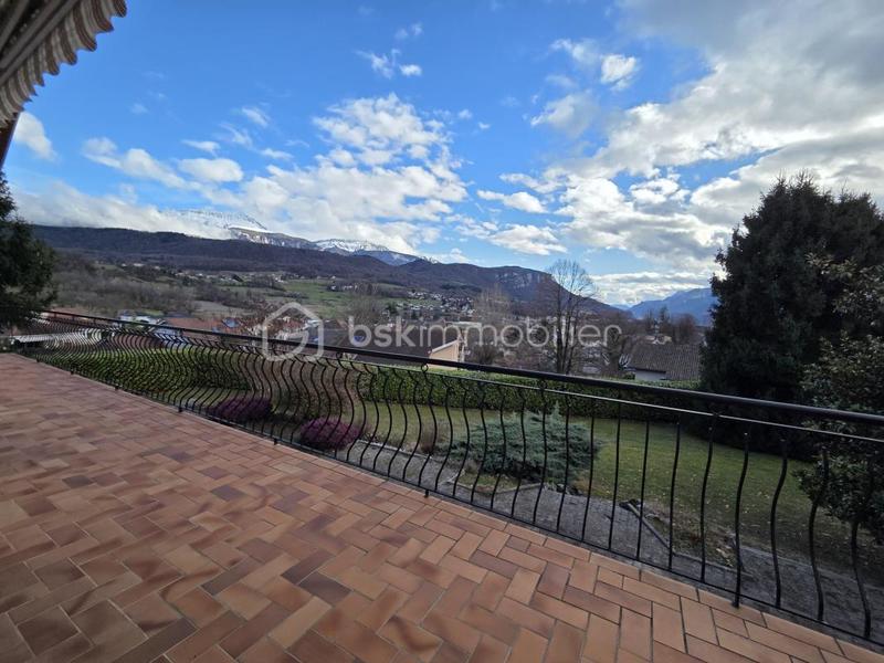 Villa - 230 m² - 6 pièces