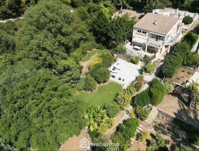 Villa - 182 m² - 8 pièces