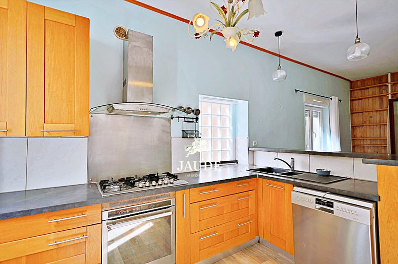 Maison - 102 m² - 6 pièces