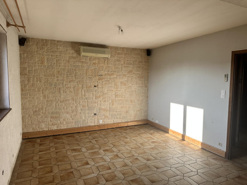 Maison - 92 m² - 5 pièces