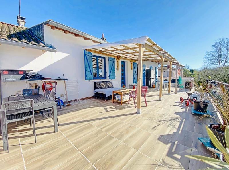 Appartement - 90 m² - 4 pièces