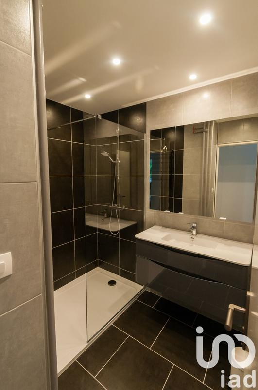 Appartement - 85 m² - 5 pièces