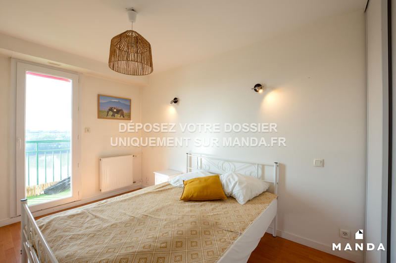 Chambre - 9 m² - 5 pièces