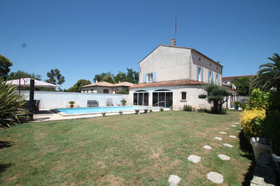 Maison - 190 m² - 5 pièces