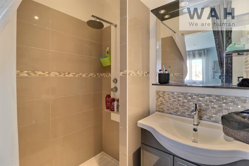 Maison - 194 m² - 7 pièces