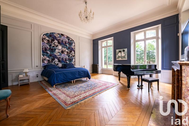 Maison - 327 m² - 10 pièces