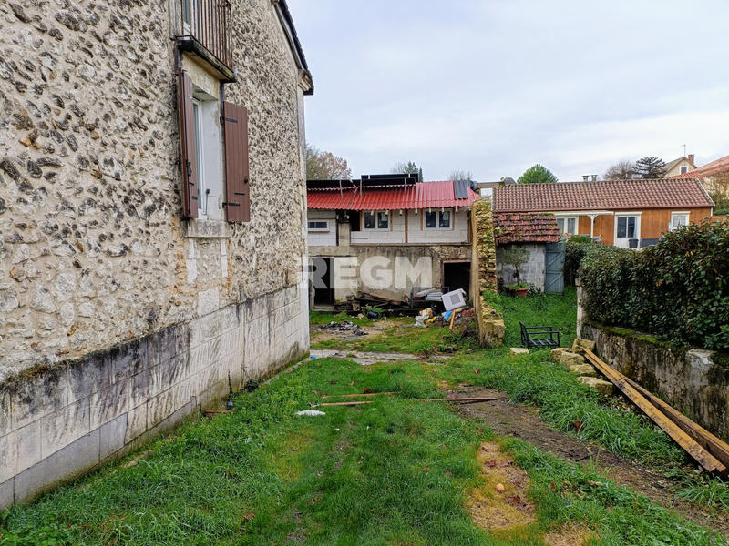 Maison - 187 m² - 12 pièces