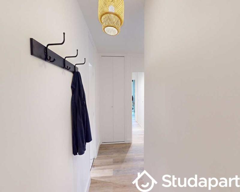 Chambre - 80 m² - 1 pièce