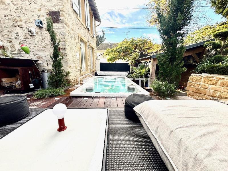 Maison - 335 m² - 11 pièces