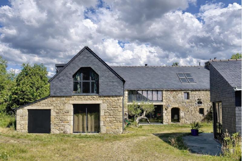 Maison contemporaine - 247 m² - 7 pièces