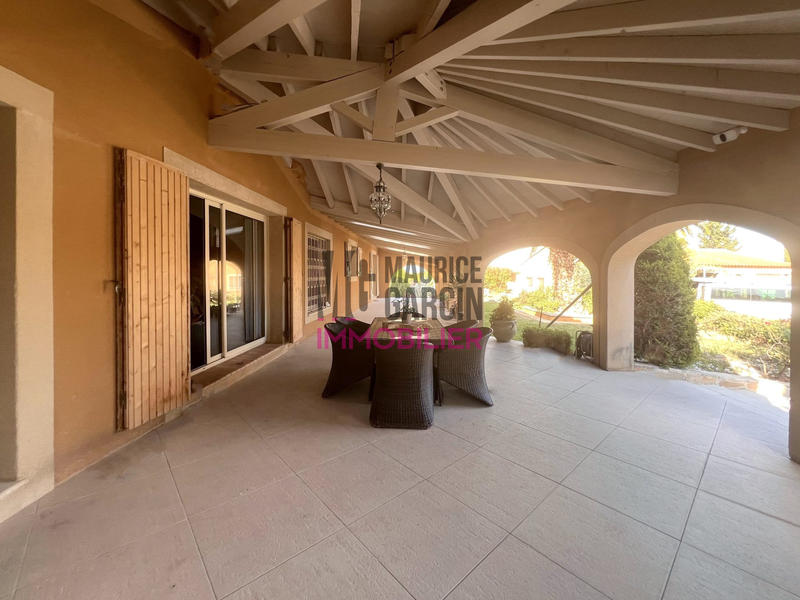 Maison - 210 m² - 7 pièces