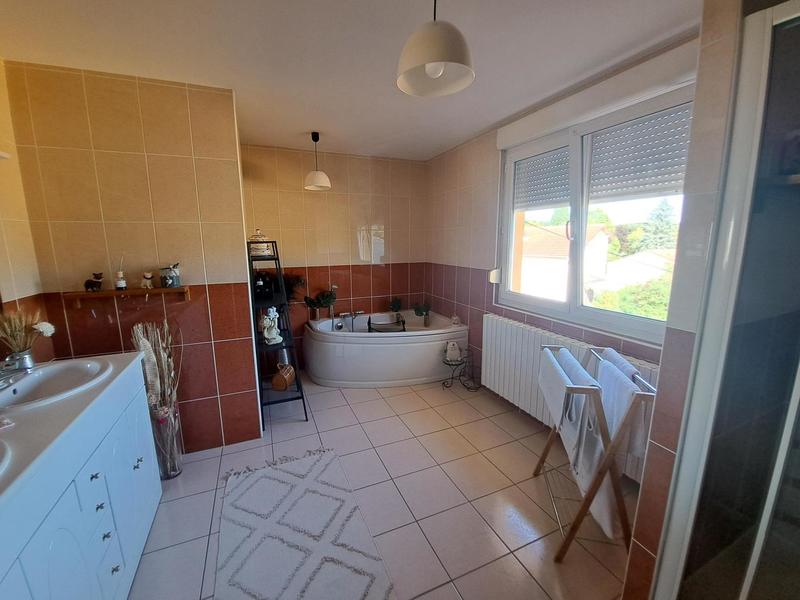 Maison - 171 m² - 7 pièces