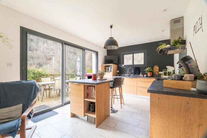 Maison - 104 m² - 4 pièces