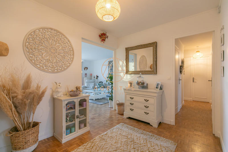 Appartement - 89 m² - 5 pièces