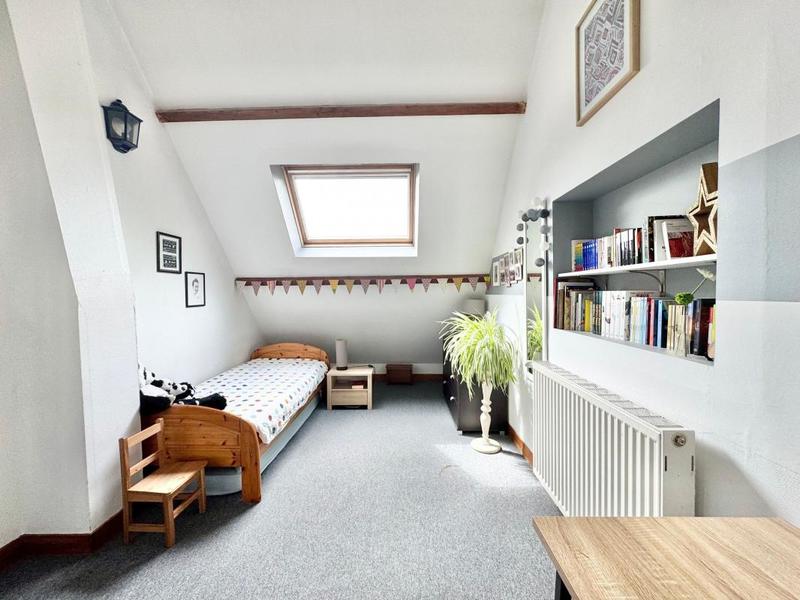 Maison - 186 m² - 8 pièces