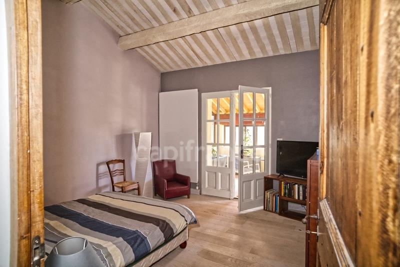 Propriété - 294 m² - 9 pièces