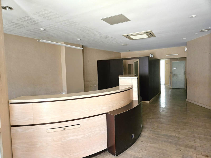 Local commercial - 257 m²