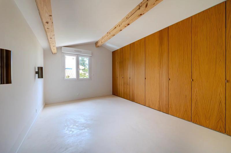 Maison - 237 m² - 6 pièces