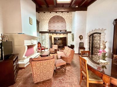 Propriété - 360 m² - 14 pièces