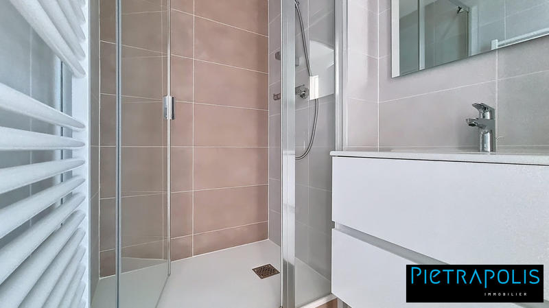 Appartement - 90 m² - 4 pièces