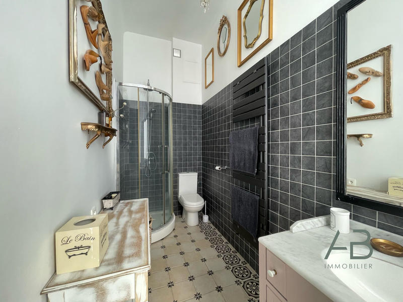 Appartement - 99 m² - 5 pièces