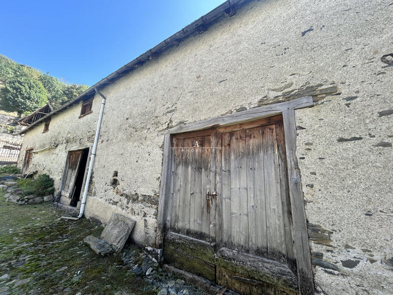 Maison - 290 m² - 2 pièces