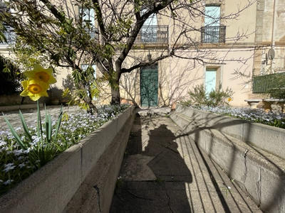 Maison - 275 m² - 10 pièces