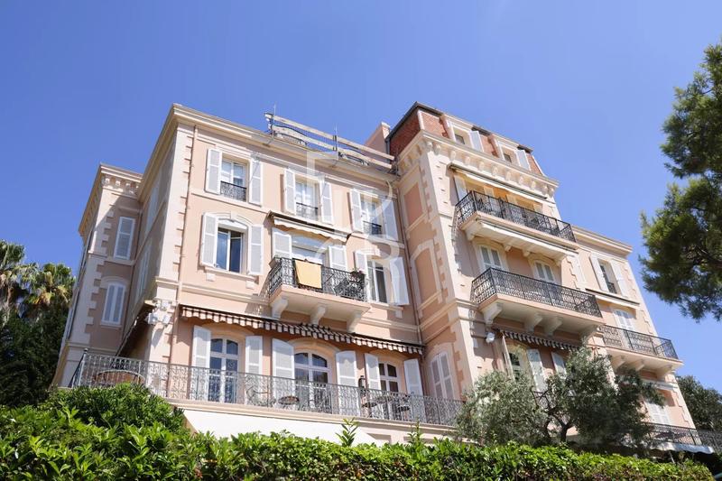 Appartement - 180 m² - 3 pièces