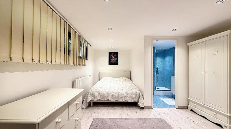 Maison - 353 m² - 7 pièces