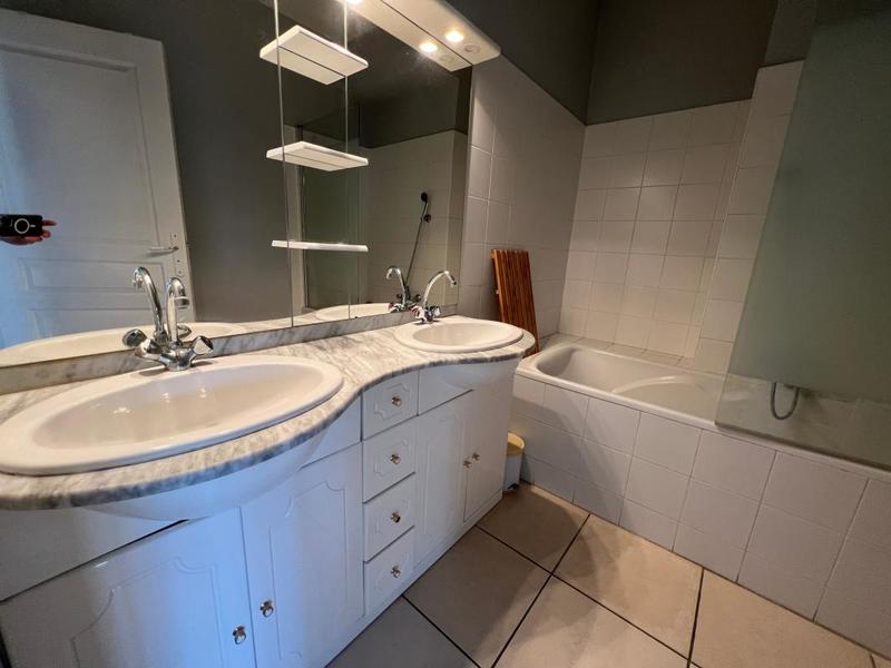 Appartement - 75 m² - 3 pièces