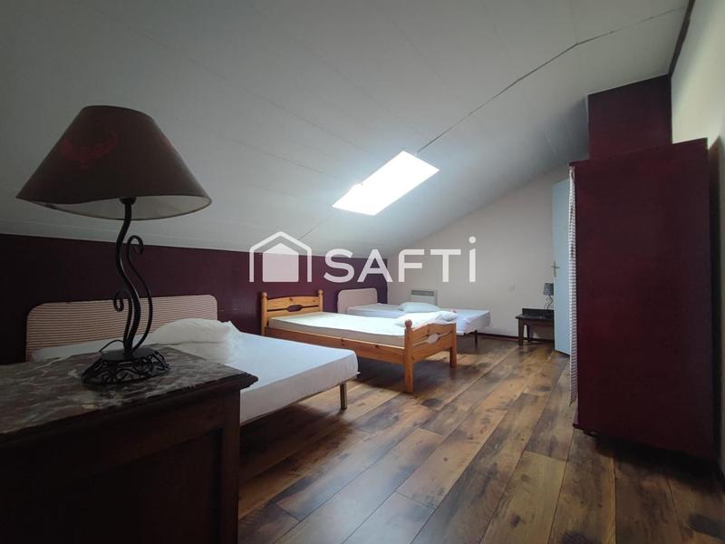 Maison - 375 m² - 13 pièces