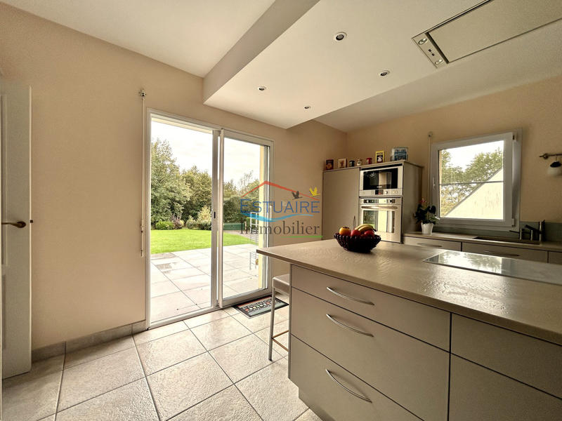 Maison traditionnelle - 161 m² - 6 pièces