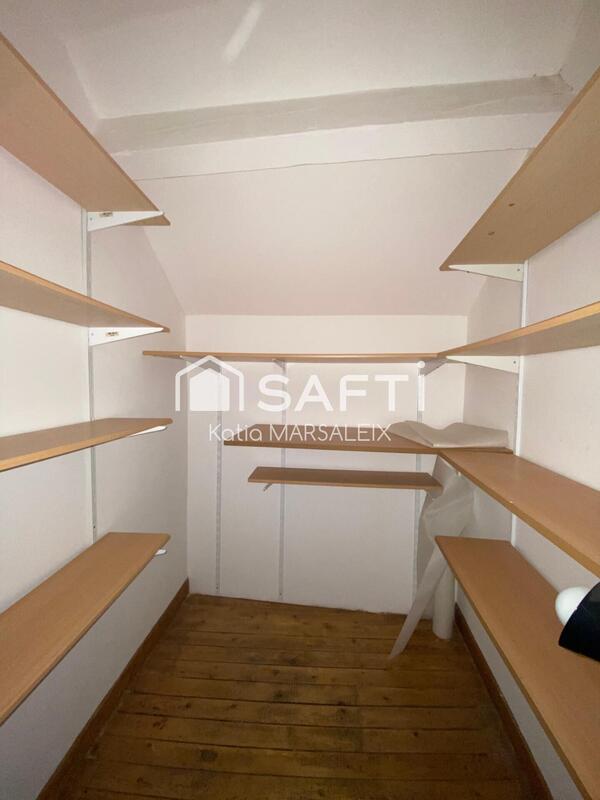 Maison - 99 m² - 6 pièces