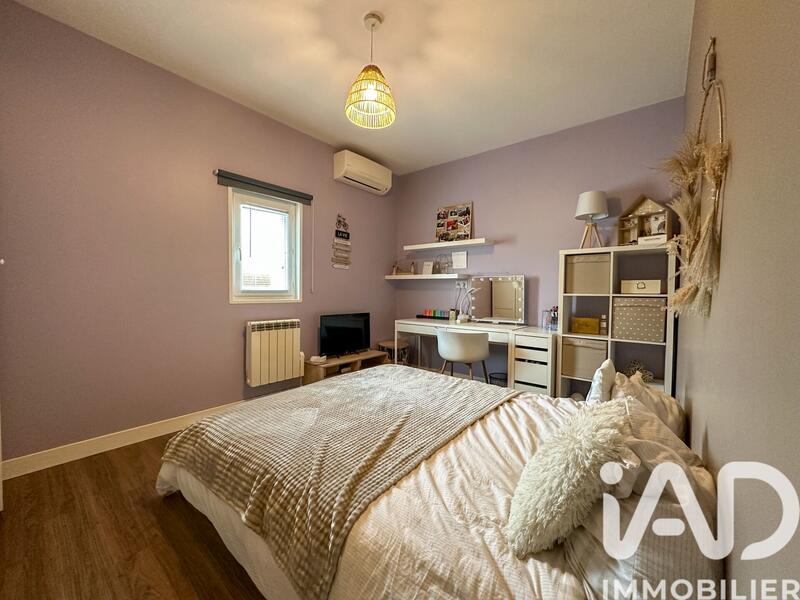 Maison - 225 m² - 7 pièces