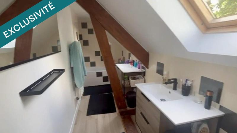 Maison - 320 m² - 9 pièces