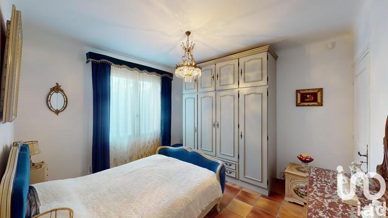 Maison - 270 m² - 9 pièces