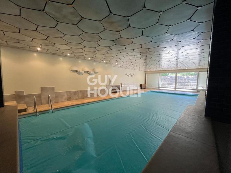 Propriété - 267 m² - 10 pièces