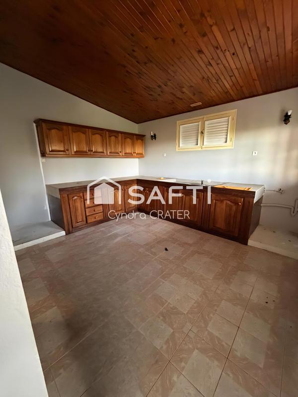 Maison - 242 m² - 8 pièces