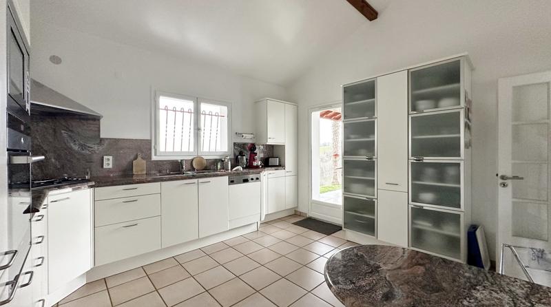 Maison contemporaine - 188 m² - 6 pièces